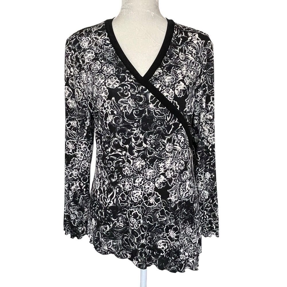 Chico’s Travelers Slinky Faux Wrap Floral Blouse Top Women’s Size 2 US L/12